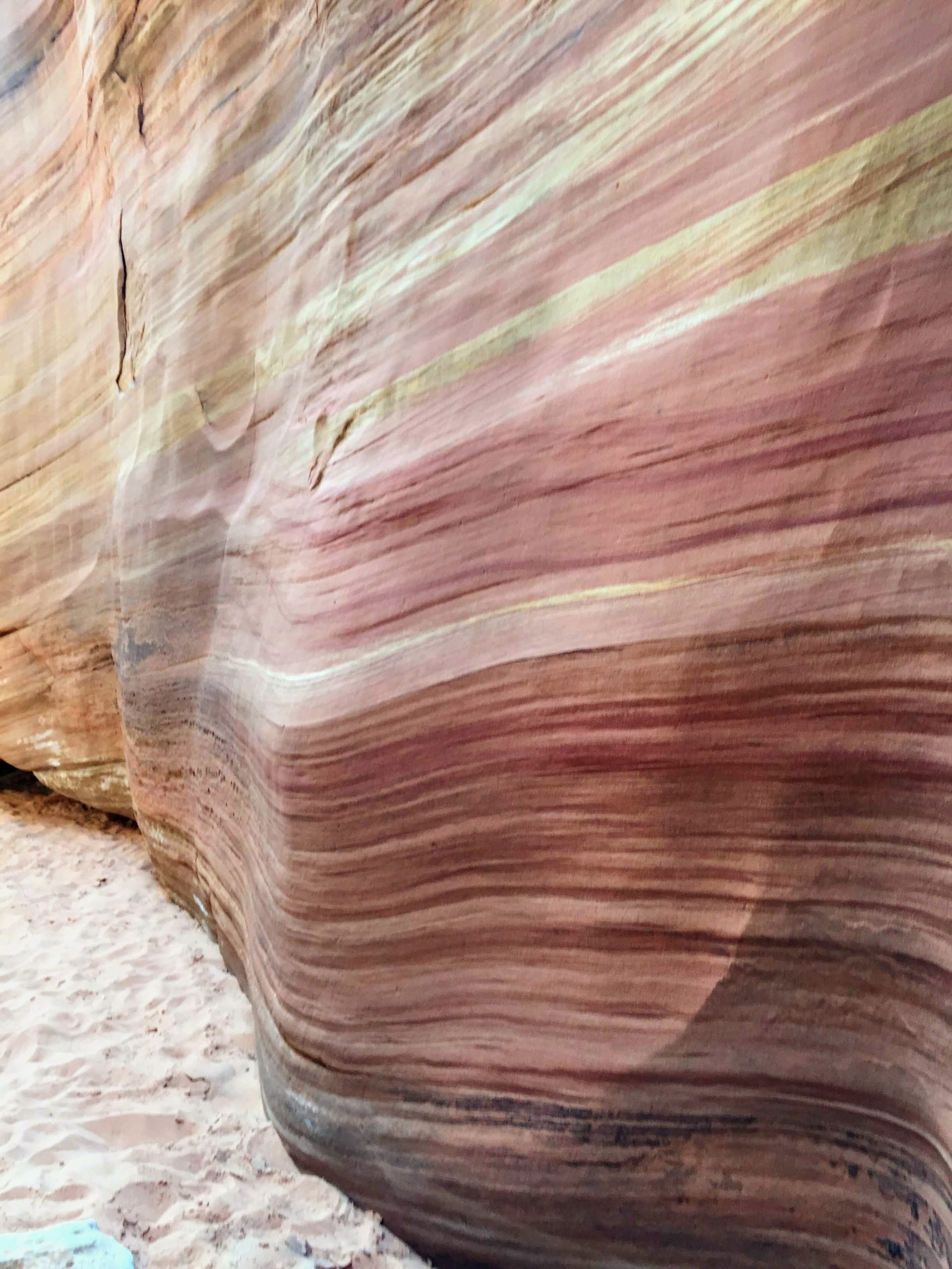 Pictures of stripey rocks – Occasionally Awesome